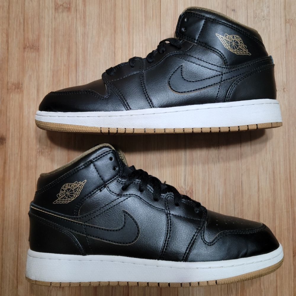 Air Jordan 1 Retro Mid